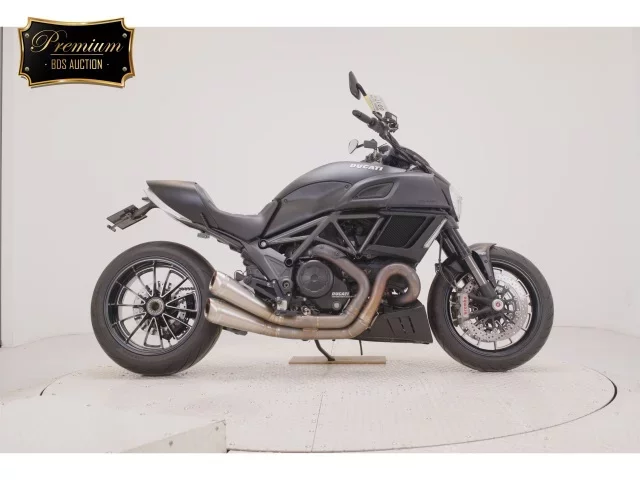 Ducati  DIAVEL лот № 0017 оценка 5  с аукциона в Японии