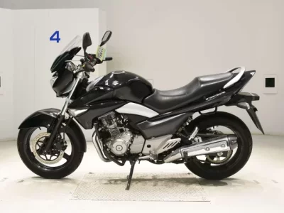 Suzuki GSR250  с аукциона в Японии