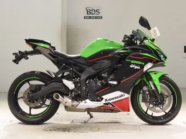 Kawasaki ZX-25R лот № 5232 оценка 4  с аукциона в Японии