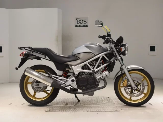 Honda VTR250 лот № 0387 оценка 4  с аукциона в Японии