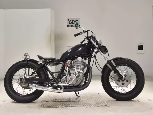 Yamaha SR400-2