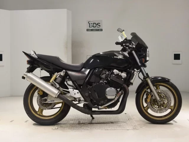 Honda CB400SFV-3 лот № 0490 оценка 4  с аукциона в Японии