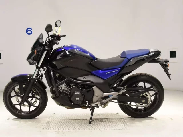 Honda NC750S-2