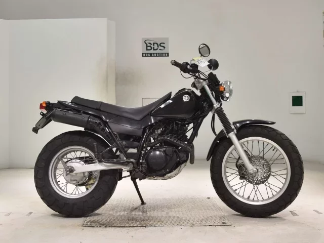 Yamaha TW225 лот № 5103 оценка 4  с аукциона в Японии