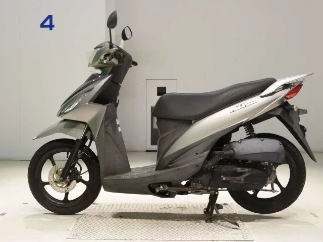 Suzuki ADDRESS110-2
