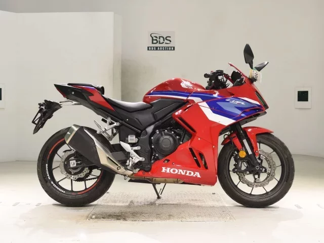 Honda CBR400R-3 лот № 5464 оценка 5  с аукциона в Японии