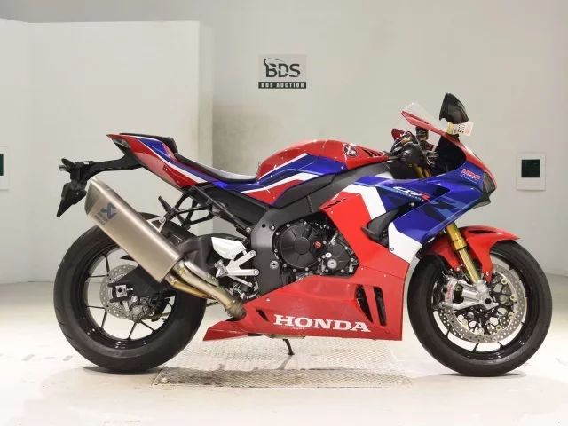 Honda CBR1000RR-RSP лот № 5077 оценка 6  с аукциона в Японии