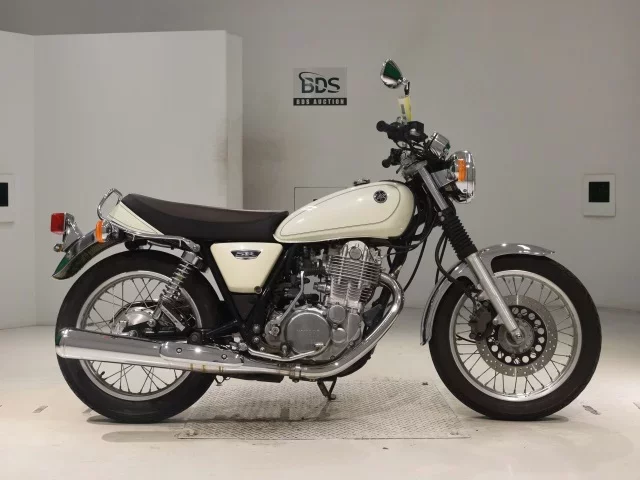 Yamaha SR400-4 лот № 0246 оценка 5  с аукциона в Японии