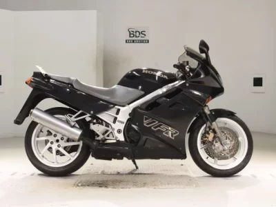 Honda VFR750F-2