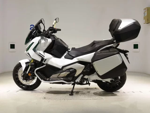 Honda X-ADV750-2