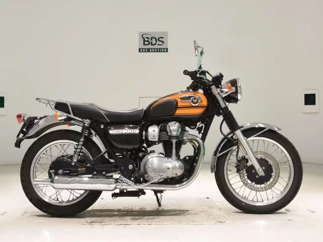 Kawasaki W800 лот № 0214 оценка 4  с аукциона в Японии