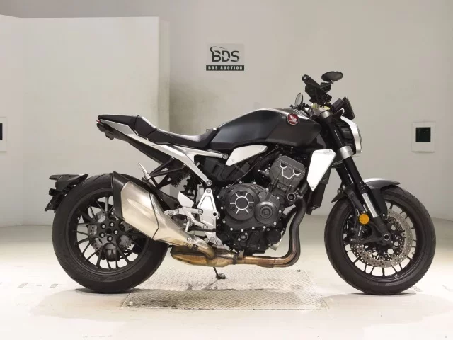 Honda CB1000R-2 лот № 5205 оценка 6  с аукциона в Японии