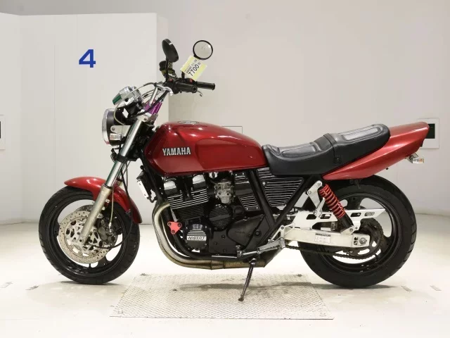 Yamaha XJR400
