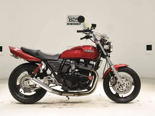 Yamaha XJR400 лот № 7700 оценка 4  с аукциона в Японии