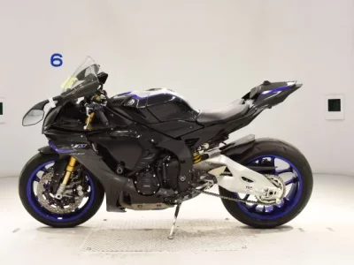Yamaha YZF-R1M лот № 5282 оценка 4  с аукциона в Японии 2