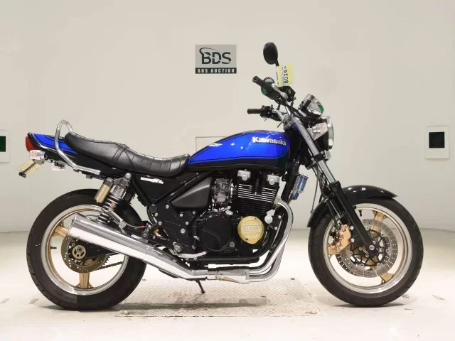 Kawasaki ZEPHYR400K лот № 8026 оценка 4  с аукциона в Японии