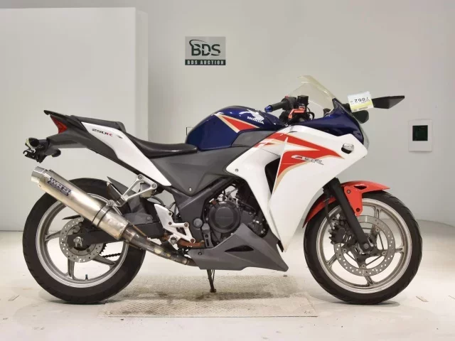 Honda CBR250R лот № 7862 оценка 4  с аукциона в Японии