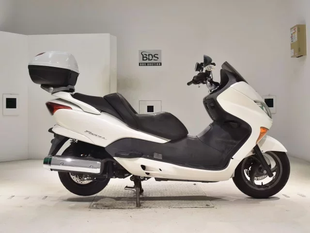 Honda FORZA X лот № 7997 оценка 4  с аукциона в Японии