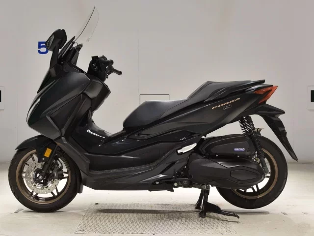 Honda FORZA -6