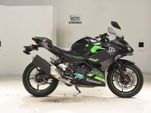 Kawasaki NINJA400-2 лот № 5039 оценка 4  с аукциона в Японии
