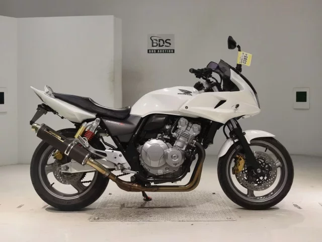 Honda CB400SFV-4 BOLDOR лот № 0385 оценка 5  с аукциона в Японии