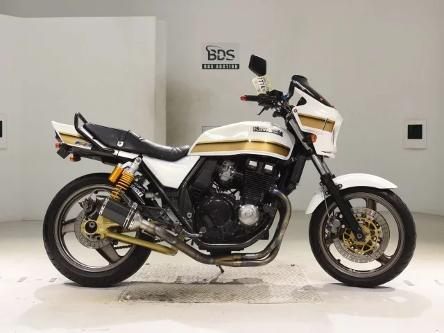 Kawasaki ZRX400 лот № 7774 оценка 4  с аукциона в Японии