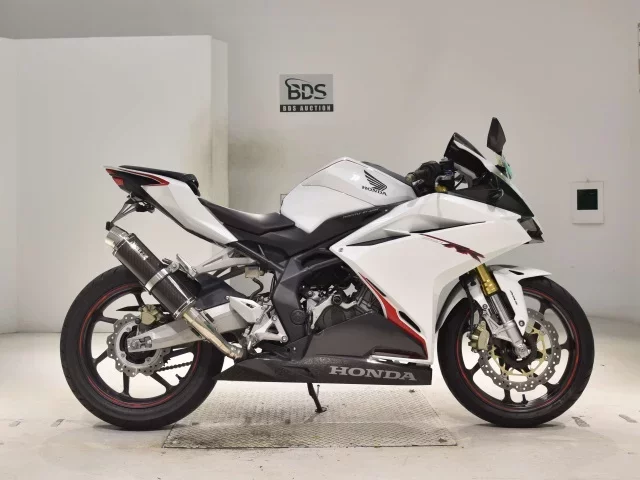 Honda CBR250RR-2A лот № 5244 оценка 5  с аукциона в Японии