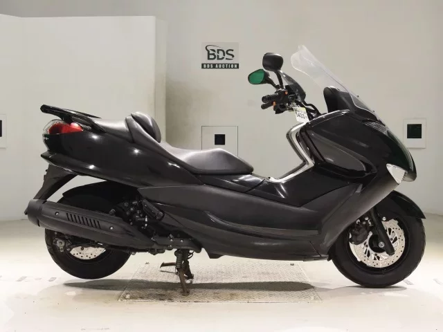 Yamaha MAJESTY 250-4 лот № 5433 оценка 4  с аукциона в Японии