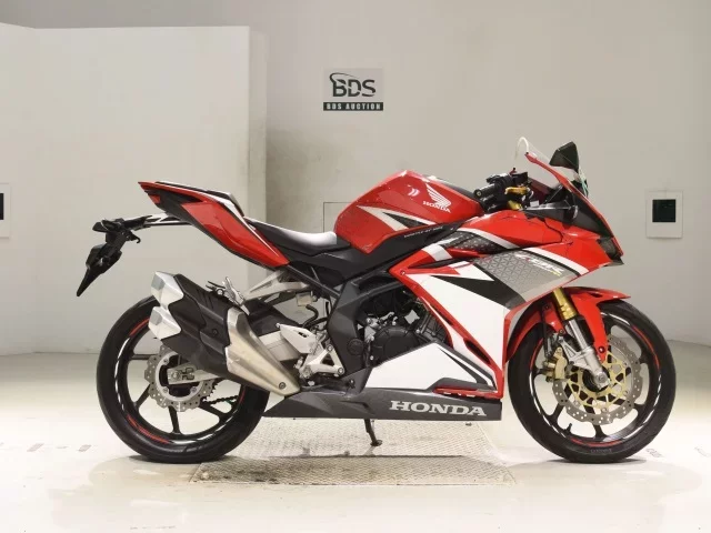 Honda CBR250RR-2 лот № 5047 оценка 4  с аукциона в Японии