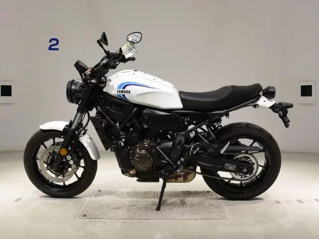 Yamaha XSR700-2
