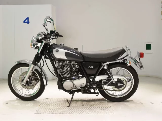Yamaha SR400-5