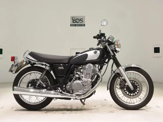 Yamaha SR400-5 лот № 7674 оценка 5  с аукциона в Японии