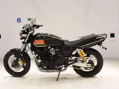 Yamaha XJR400  с аукциона в Японии