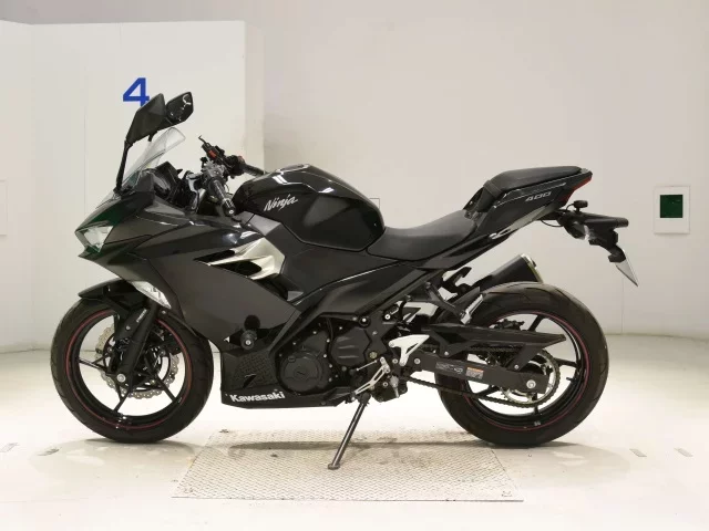 Kawasaki NINJA400-2