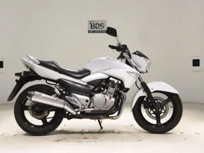 Suzuki GSR250  с аукциона в Японии