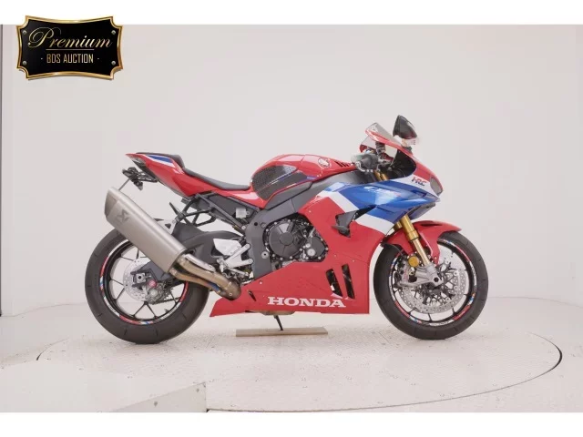 Honda CBR1000RR-RSP лот № 0027 оценка 6  с аукциона в Японии