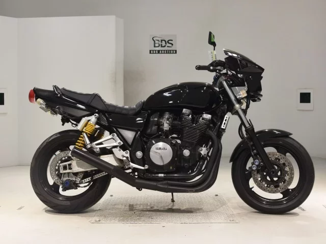 Yamaha XJR1300 лот № 0162 оценка 4  с аукциона в Японии
