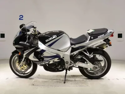 Suzuki GSX-R750  с аукциона в Японии