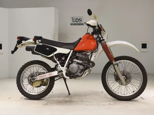 Honda XR250R лот № 0501 оценка 4  с аукциона в Японии