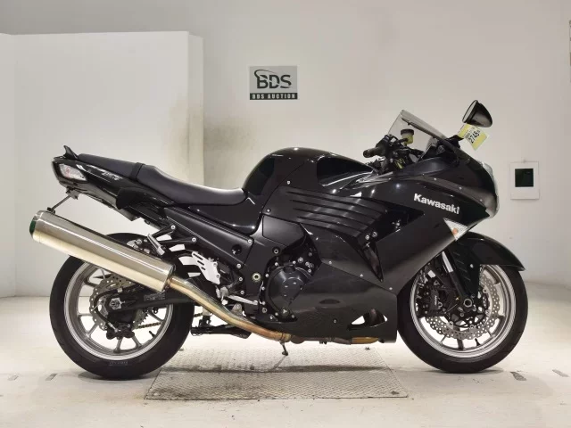 Kawasaki ZZR1400 лот № 2748 оценка 5  с аукциона в Японии
