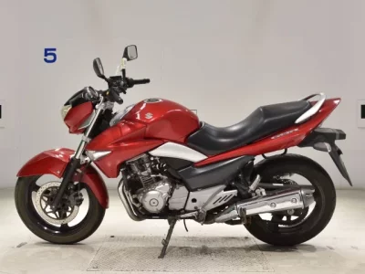 Suzuki GSR250  с аукциона в Японии