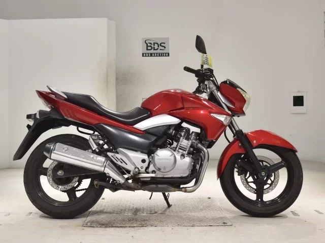 Suzuki GSR250 лот № 0389 оценка 4  с аукциона в Японии
