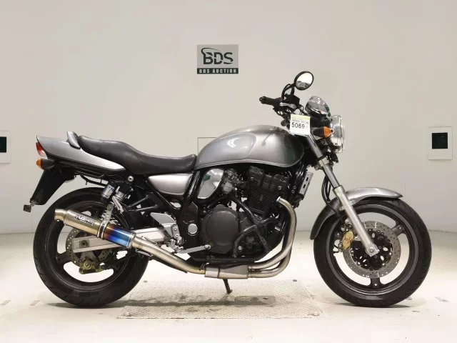 Suzuki INAZUMA 400