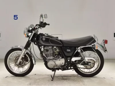 Yamaha SR400-4  с аукциона в Японии