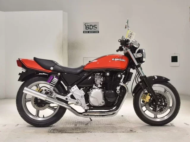Kawasaki ZEPHYR400 лот № 0478 оценка 4  с аукциона в Японии