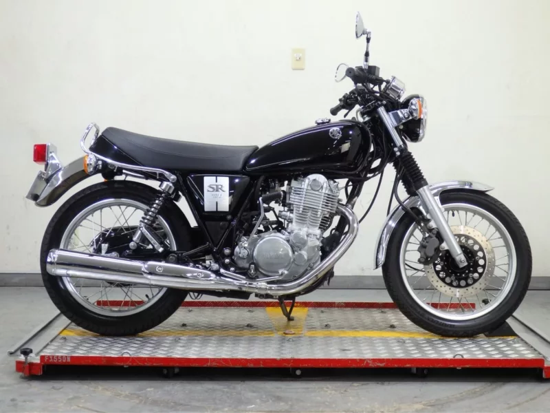 Yamaha SR400-1