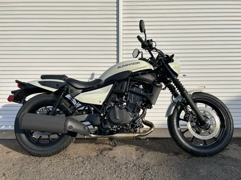 Kawasaki ELIMINATOR 400SE лот № 00058 оценка 6  с аукциона в Японии