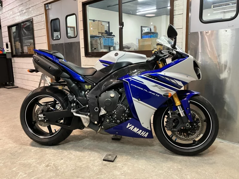 Yamaha YZF-R1 лот № 00069 оценка 4  с аукциона в Японии