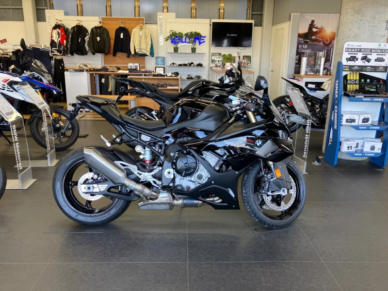 BMW  S1000RR лот № 04039 оценка 7  с аукциона в Японии