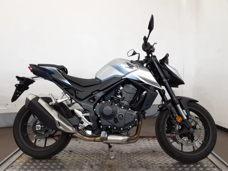 Honda CB750 HORNET лот № 04099 оценка 5  с аукциона в Японии